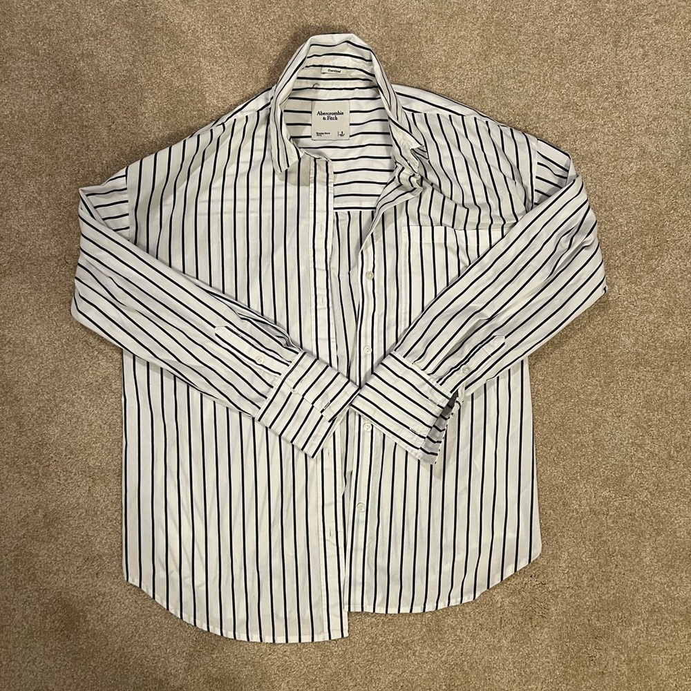 Abercrombie & Fitch Women’s White and Navy Oversized Striped Shirt